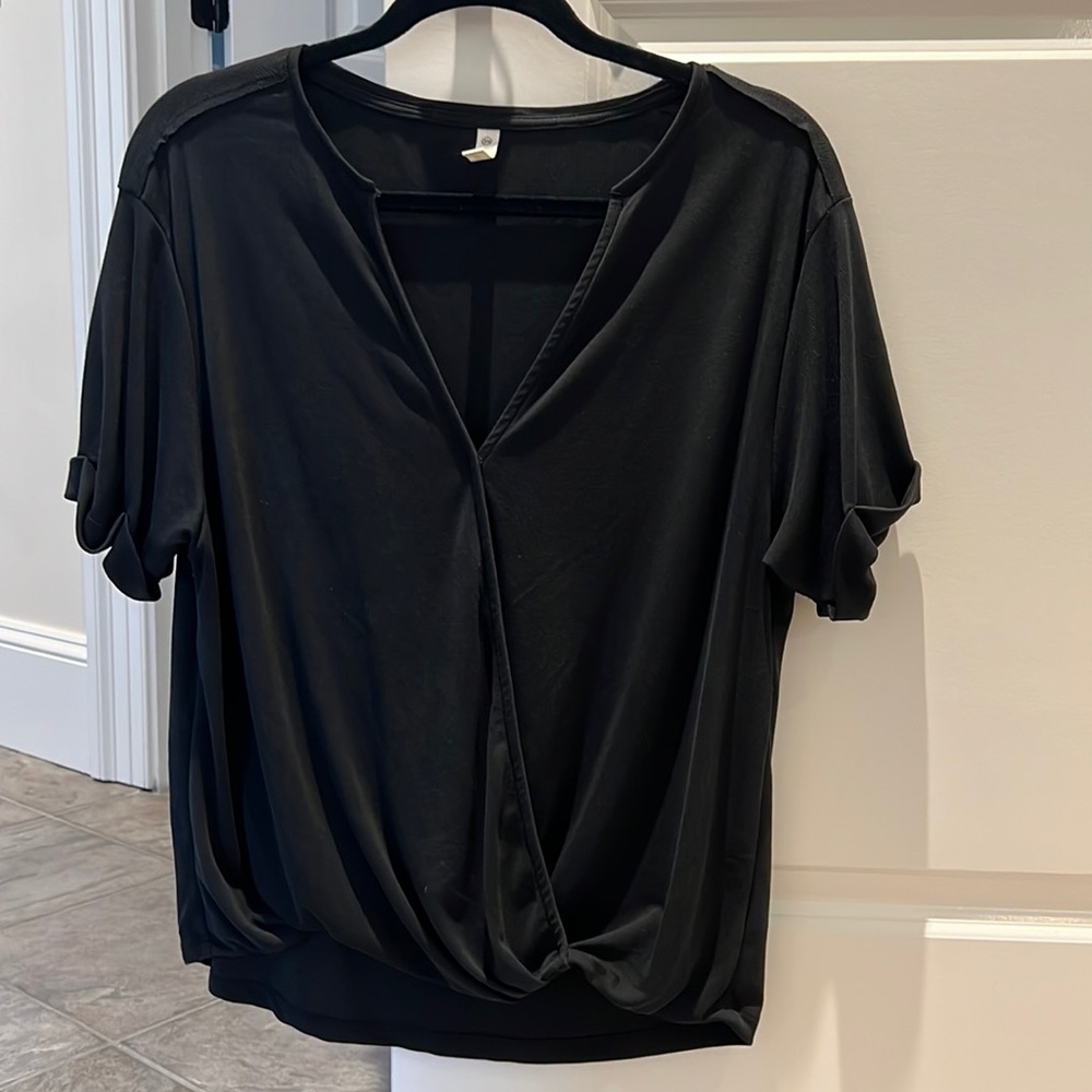 Short sleeve black shirt